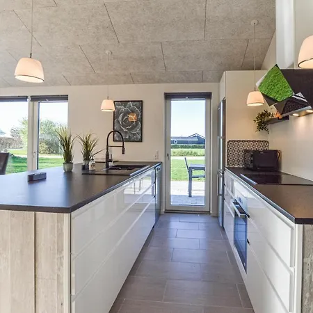 Holiday home Four-bedroom Holiday In